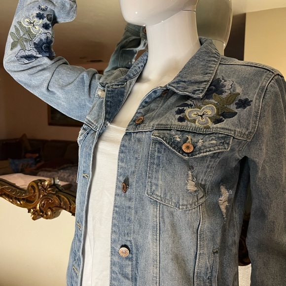 Forever 21 jean jacket - Picture 4 of 6